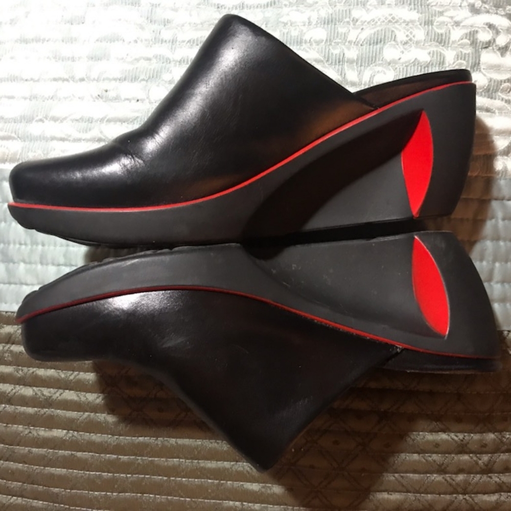 Naot Evening wedge pump